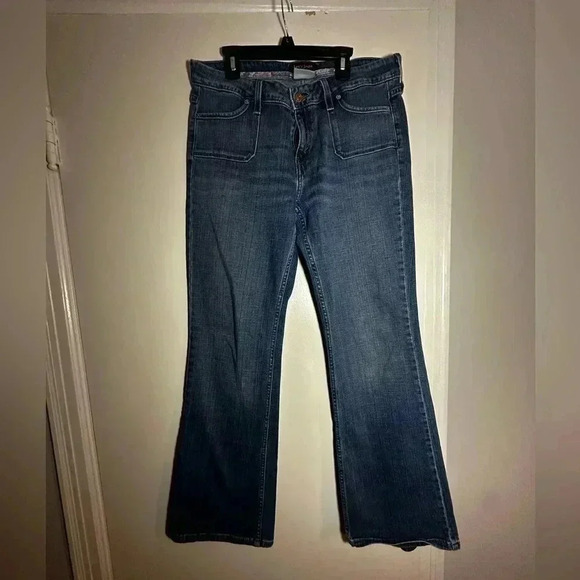 Levi's 545 Med. Wash Denim Jeans Size 10M Low Rise Bootcut Flare Y2K stretchy - Picture 1 of 8